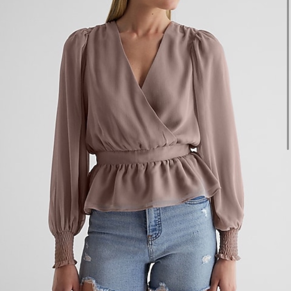 V neck smocked cuff peplum top